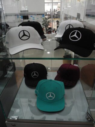 Mercado automotivo: marcas de luxo investem em boutiques