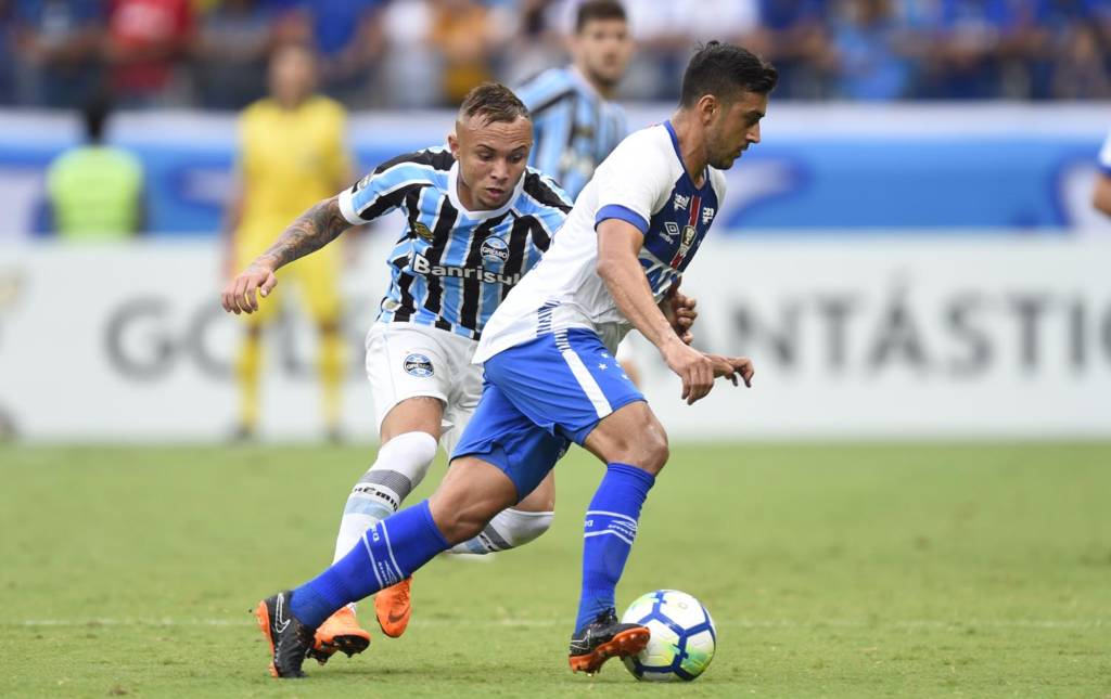 Corinthians vence Fluminense na abertura do Campeonato Brasileiro