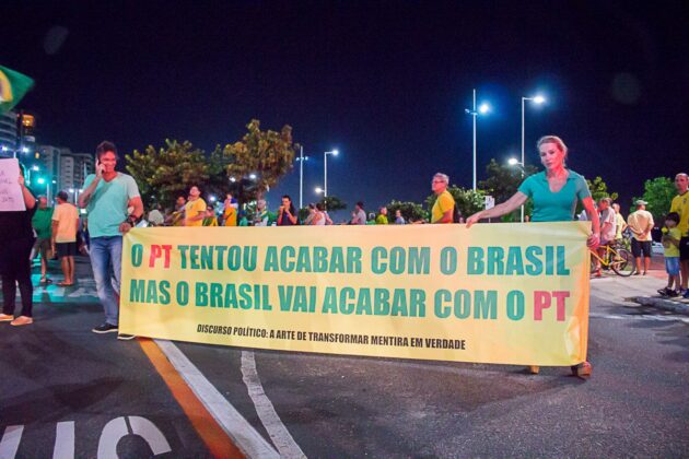 Manifestação em Camburi