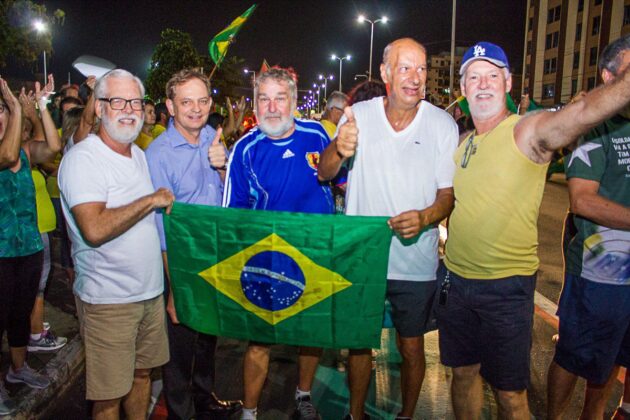 Manifestação em Camburi