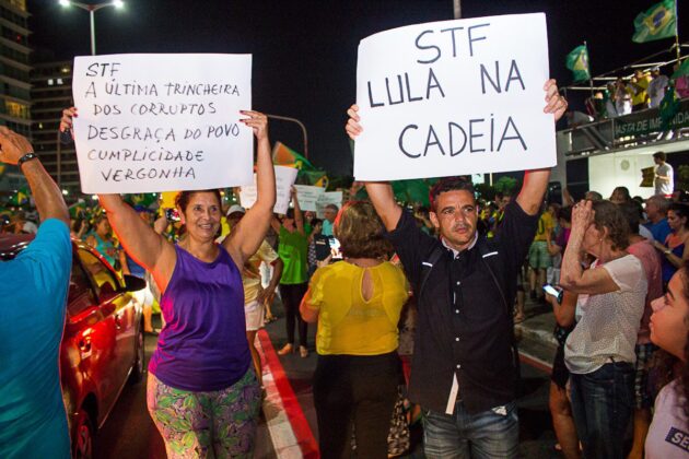Manifestação em Camburi