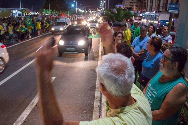 Manifestação em Camburi