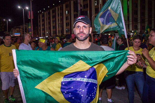 Manifestação em Camburi