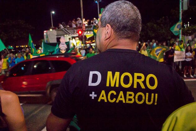 Manifestação em Camburi