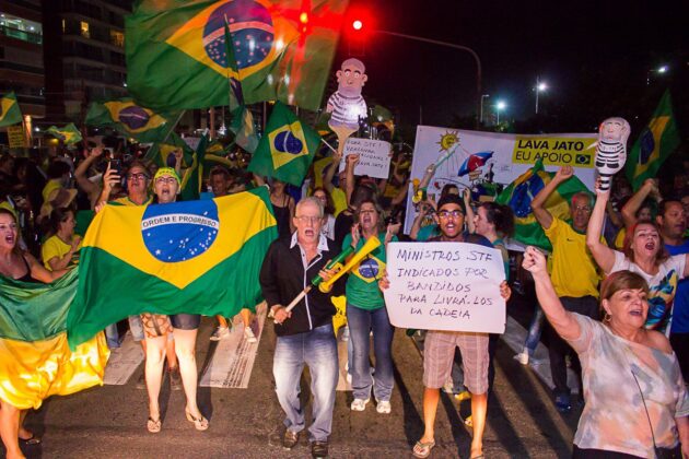 Manifestação em Camburi