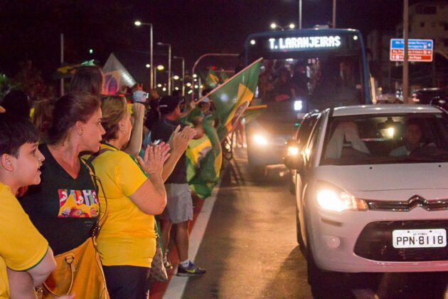 Manifestação em Camburi
