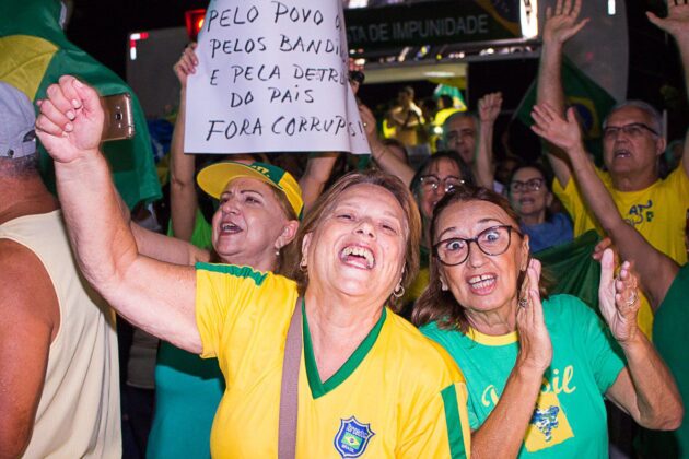 Manifestação em Camburi