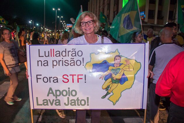 Manifestação em Camburi