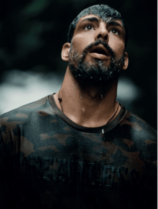 Cauã Reymond estampa capa da revista GQ com nova coleção Colcci