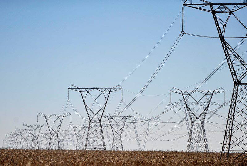 Linha de geração e transmissão de energia elétrica