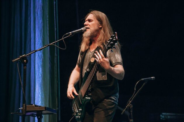 Humberto Gessinger apresenta a turnê “Ao Vivo Pra Caramba” em Vila Velha