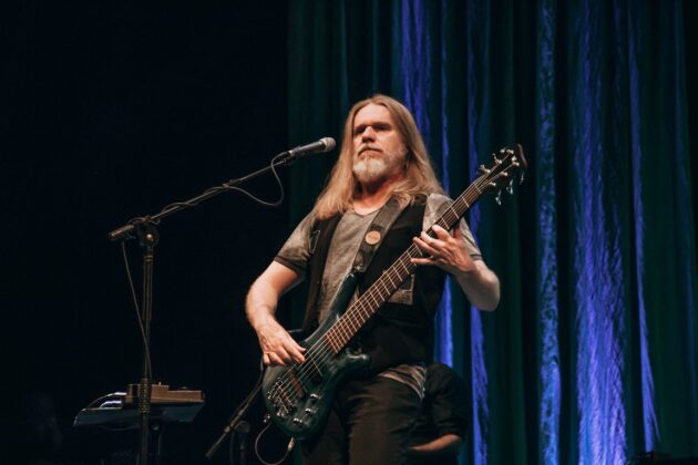Humberto Gessinger apresenta a turnê “Ao Vivo Pra Caramba” em Vila Velha