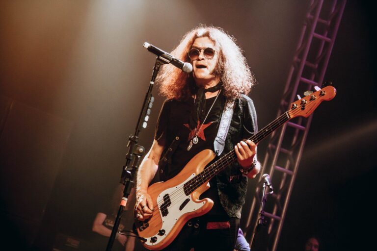 Glenn Hughes se apresenta em Vila Velha