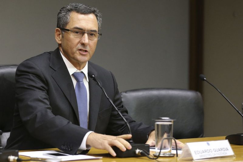 Ministro da Fazenda, Eduardo Guardia, se reúne com