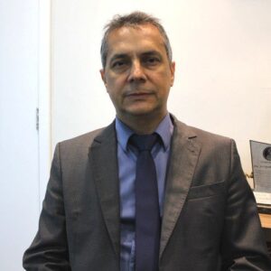 "Banestes continuará público", diz governador eleito