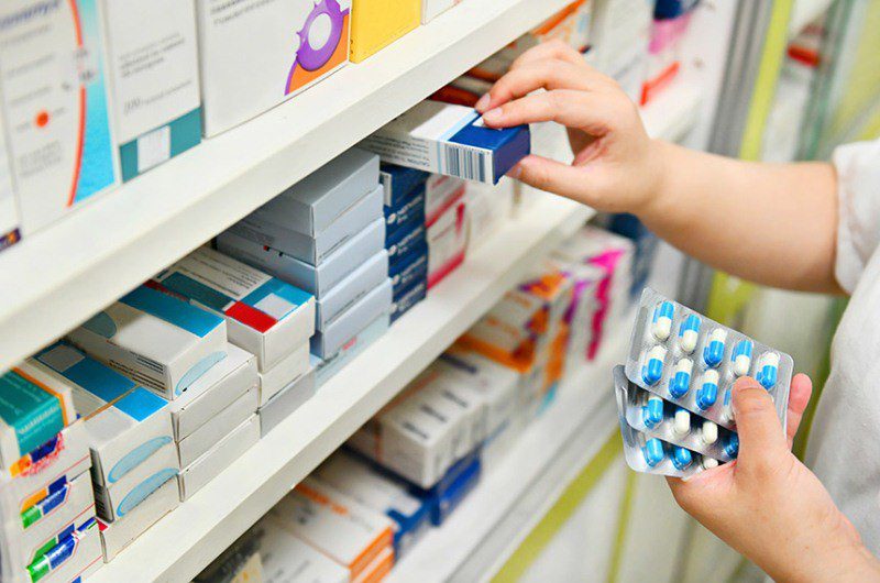 Projeto que proíbe reajuste de medicamentos é aprovado.