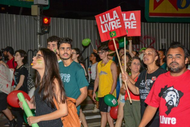 Protestos pela Educação