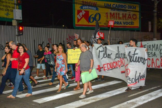 Protestos pela Educação