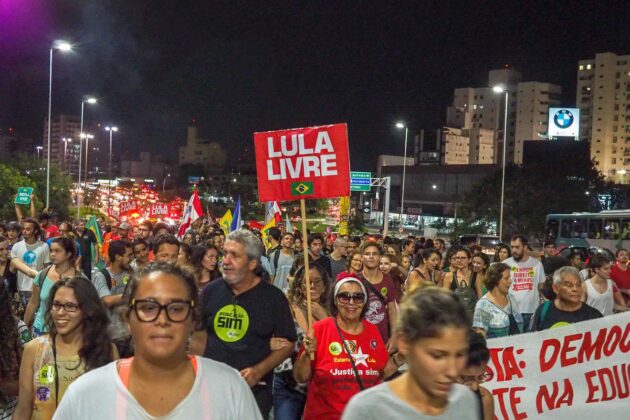Protestos pela Educação