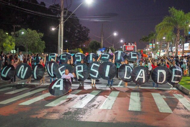 Protestos pela Educação