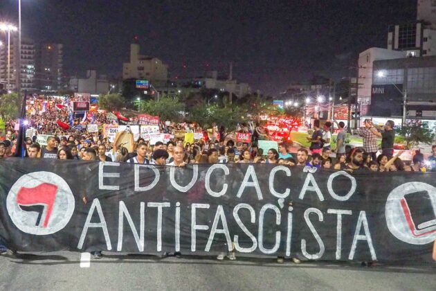 Protestos pela Educação