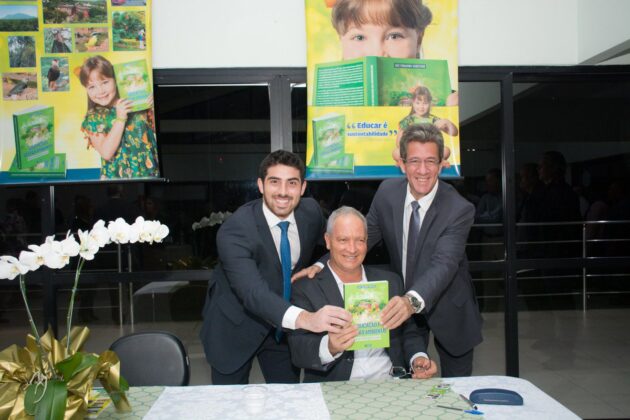 Lançamento do livro Educação e Gestão Ambiental