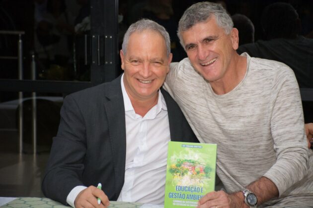 Lançamento do livro Educação e Gestão Ambiental