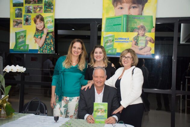 Lançamento do livro Educação e Gestão Ambiental