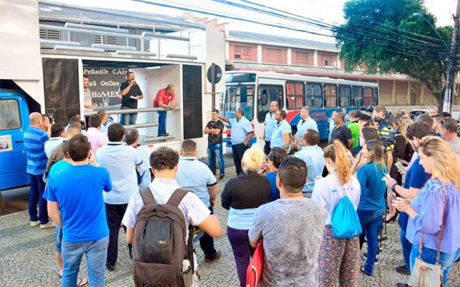 Greve dos rodoviários continua nesta terça (13)