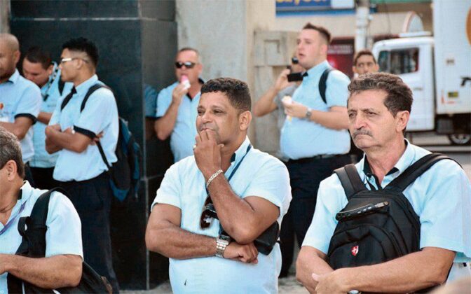 Greve dos rodoviários continua nesta terça (13)