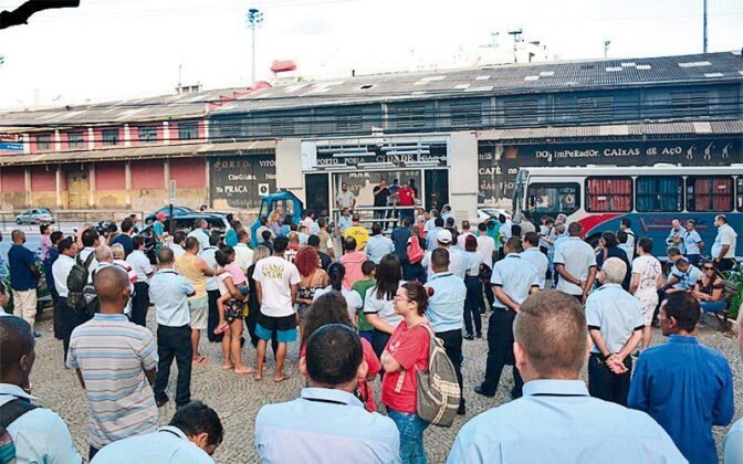 Greve dos rodoviários continua nesta terça (13)
