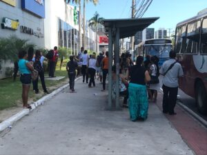 Segundo dia de greve dos rodoviários e pontos continuam cheios