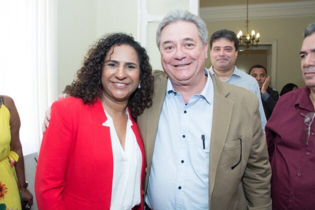 Jaqueline Moraes assume governo interinamente