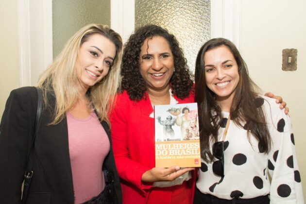 Jaqueline Moraes assume governo interinamente