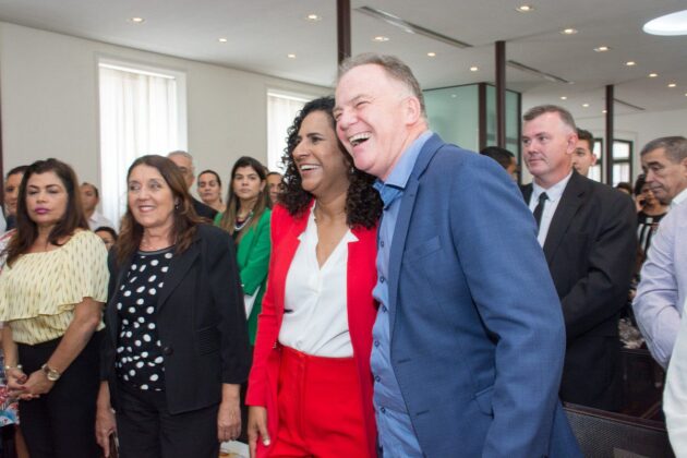 Jaqueline Moraes assume governo interinamente