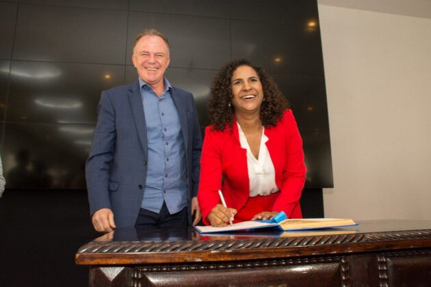 Jaqueline Moraes assume governo interinamente