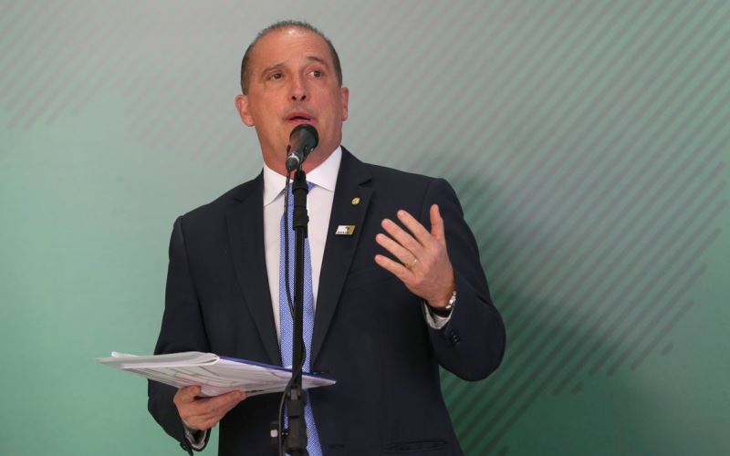 Governo pretende digitalizar mais de 2 mil serviços