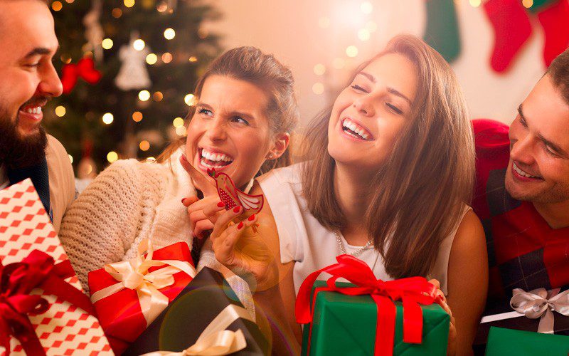 Amigo secreto deve movimentar a economia, segundo CNDL