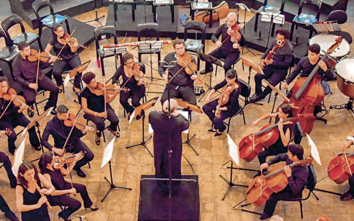 Camerata Sesi realiza concertos especiais de Natal