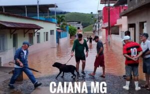 ES e MG pedem socorro: mais cidades embaixo d'água