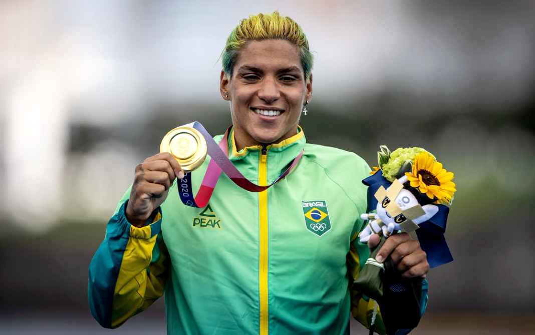Ana Marcela Cunha é ouro