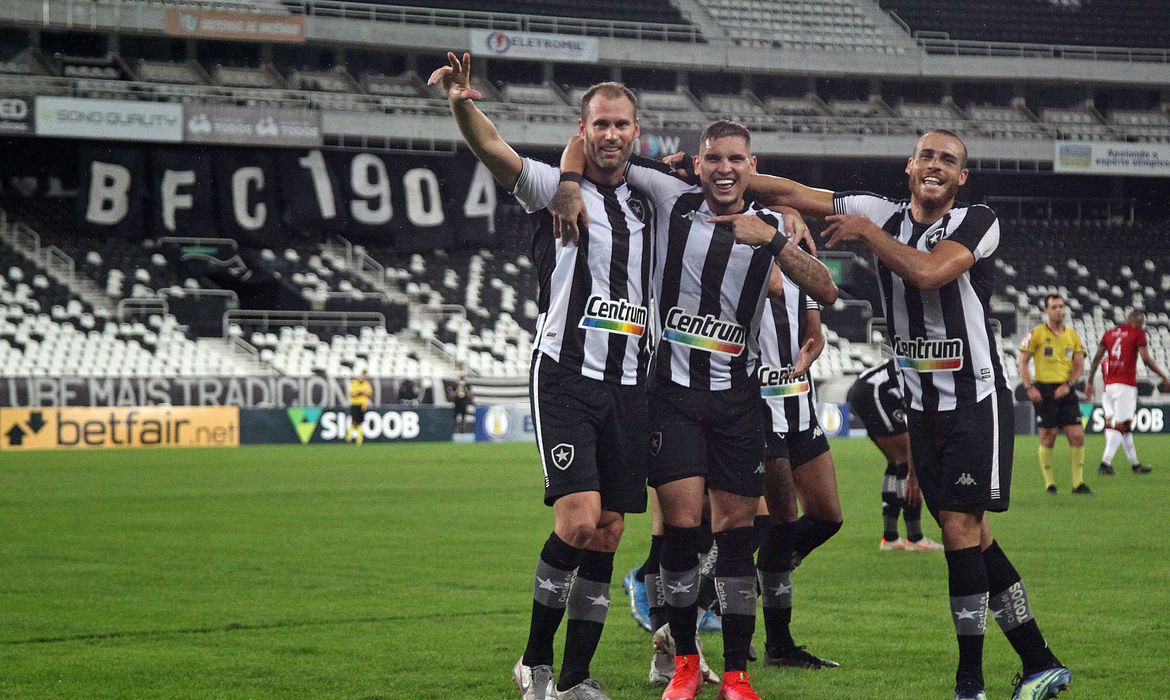 Em Salvador, CRB empata com Vitória e segue na vice-liderança