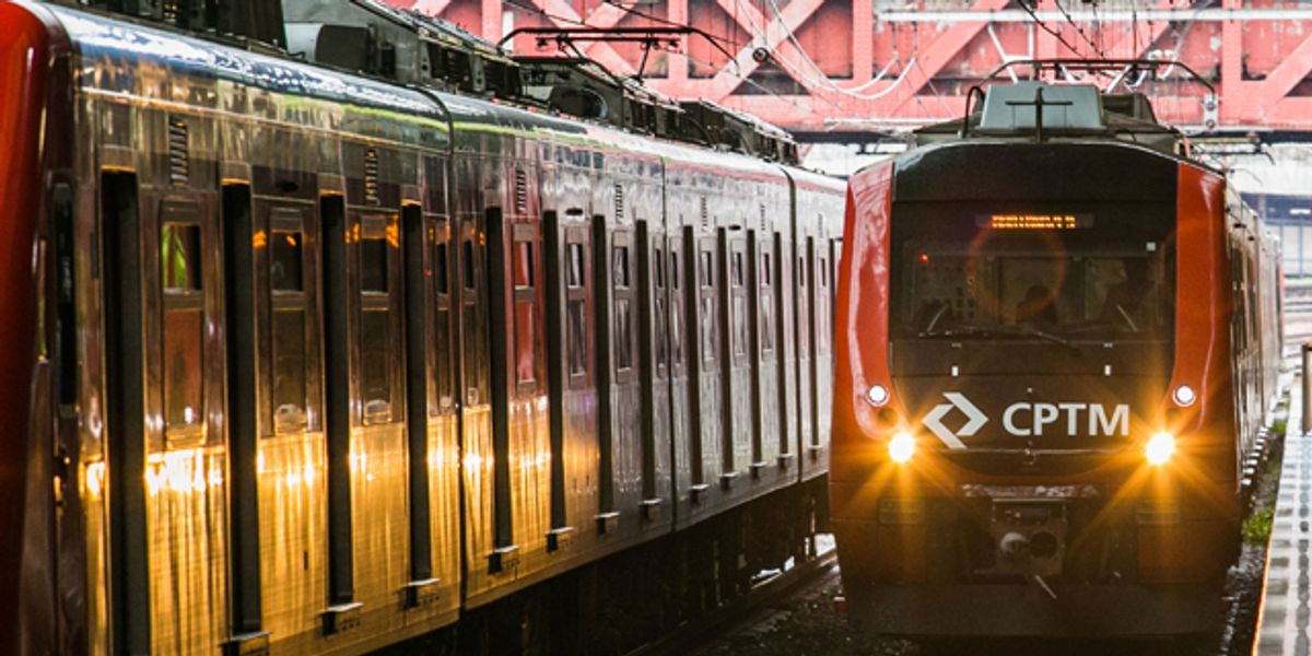 três linhas de trem