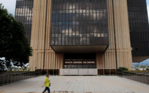 Inflação chega a 10,74% nos últimos 12 meses
