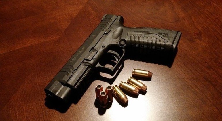 Deputado propõe auxílio para compra de arma por mulheres vítimas de violência