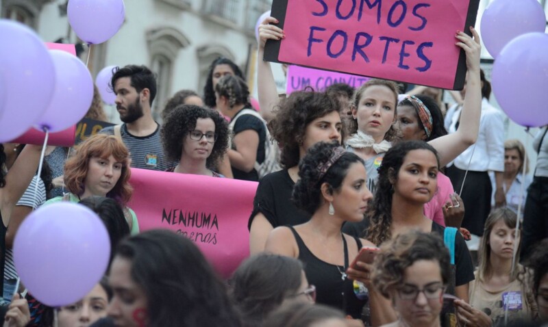 ESBrasil-mulheres-manifestação