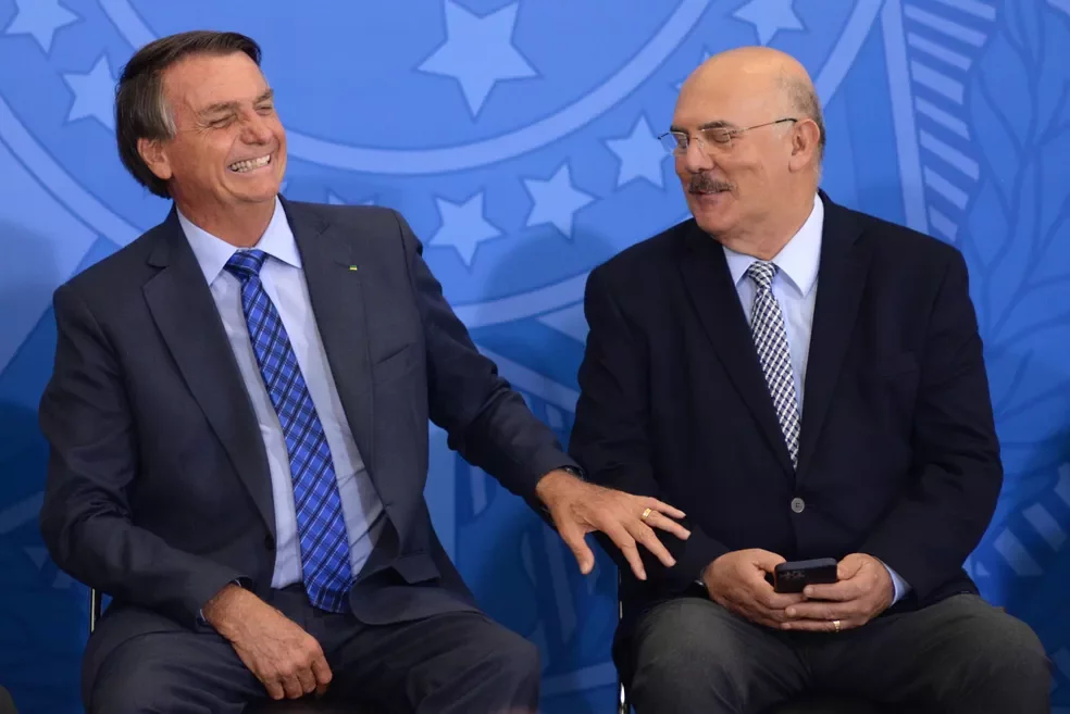 Foto_Ministro_Milton_Ribeiro_&_Presidente_Jair_Bolsonaro_Revista_ES_Brasil