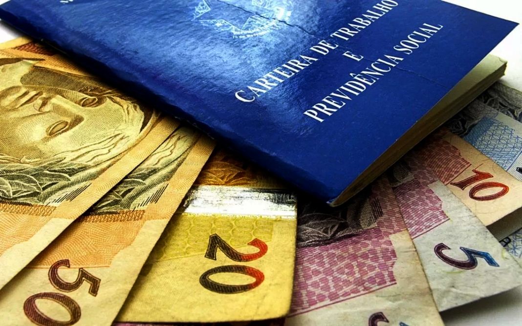 Publicada MP para elevar salário mínimo a R$ 1.302,00 a partir de 1º de janeiro - Foto: Reprodução