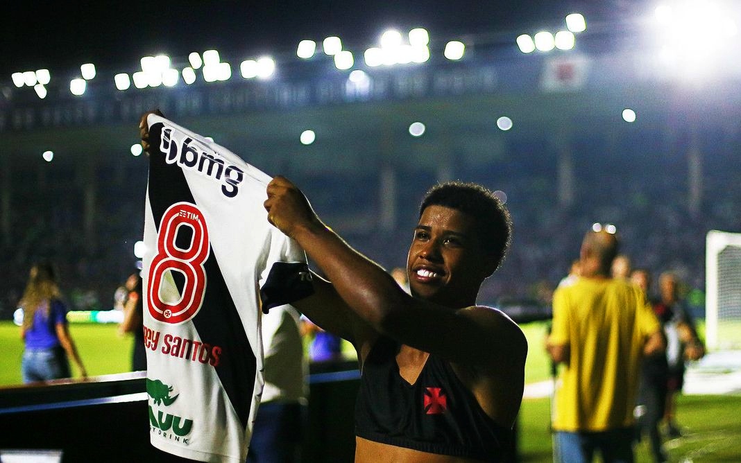 Vasco confirma ida do jovem volante Andrey Santos para o Chelsea - Foto: © Daniel Ramalho/CRVG/Direitos Reservados