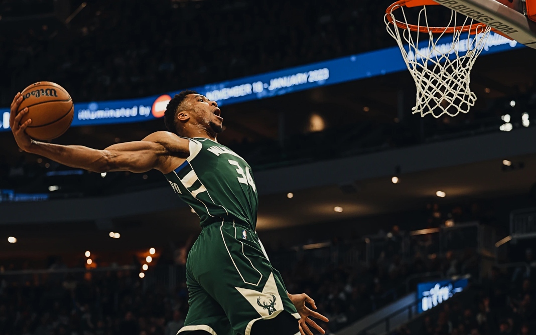 Antetokounmpo anota maior pontuação da carreira na NBA e lidera vitória dos Bucks - Foto: Reprodução NBA